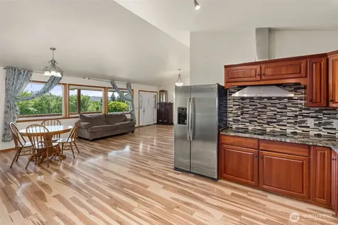22 Pollari Road Raymond WA 98577