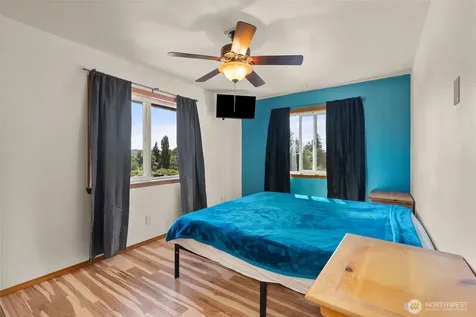 22 Pollari Road Raymond WA 98577