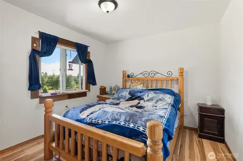 22 Pollari Road Raymond WA 98577