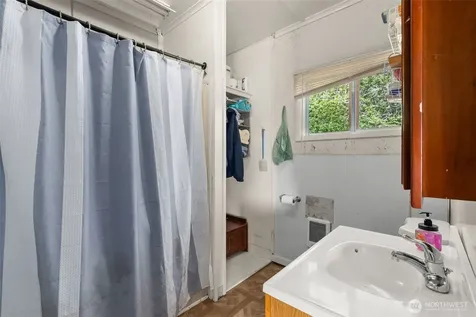 22 Pollari Road Raymond WA 98577