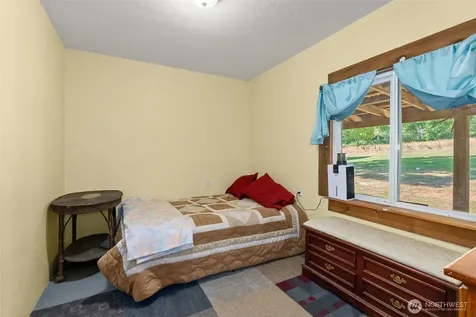 22 Pollari Road Raymond WA 98577