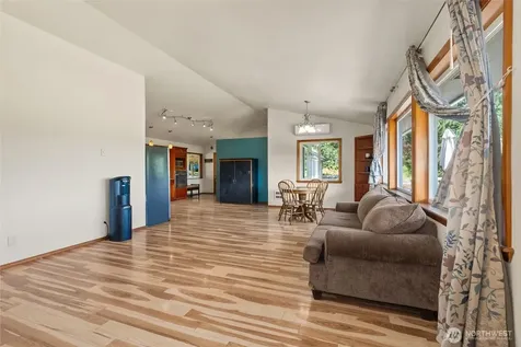 22 Pollari Road Raymond WA 98577