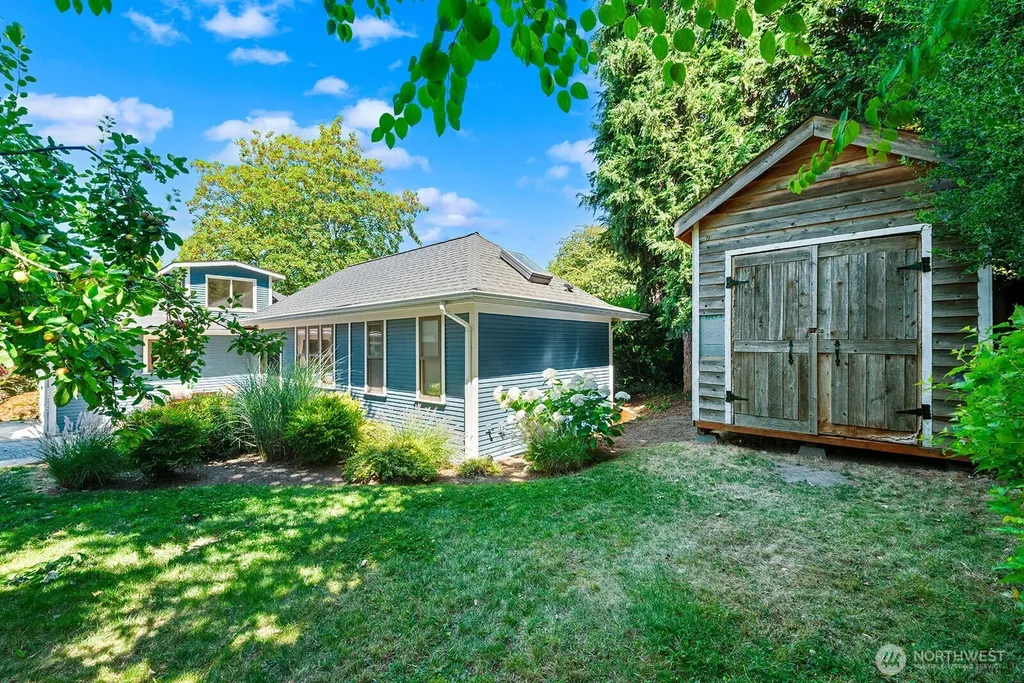 400 21st Avenue E Seattle WA 98112