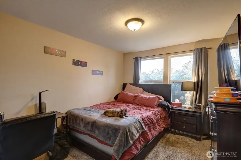 18005 Iris Place SW Rochester WA 98579