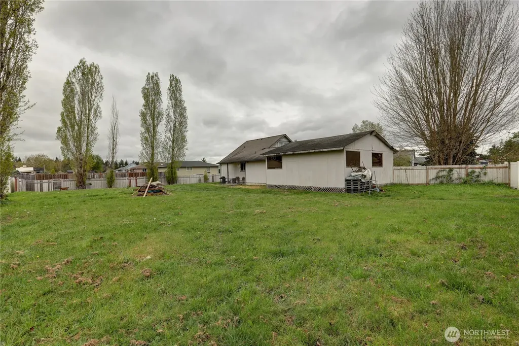 18005 Iris Place SW Rochester WA 98579