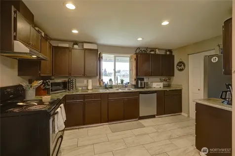 18005 Iris Place SW Rochester WA 98579