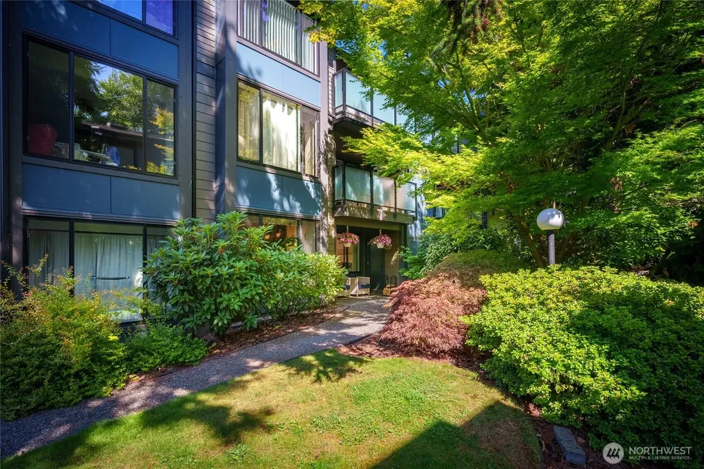 1819 N 107th Street Seattle WA 98133