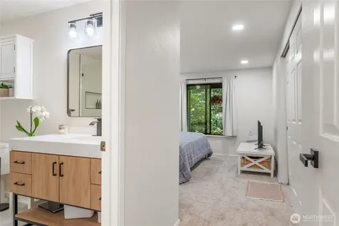 1819 N 107th Street Seattle WA 98133