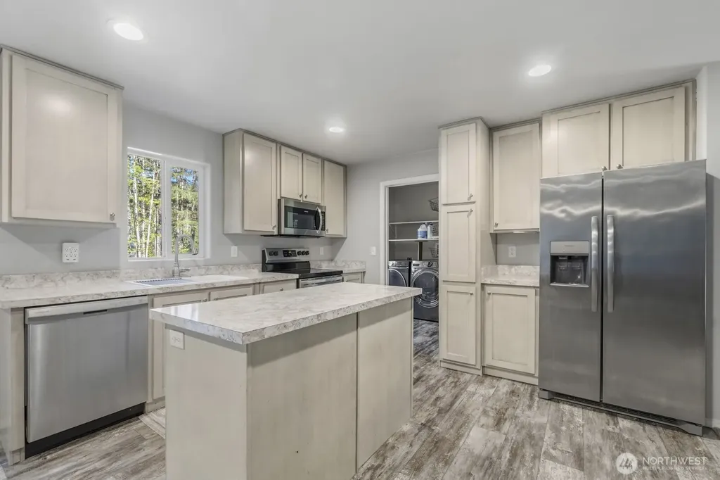 13420 Glenwood Road SW Port Orchard WA 98367