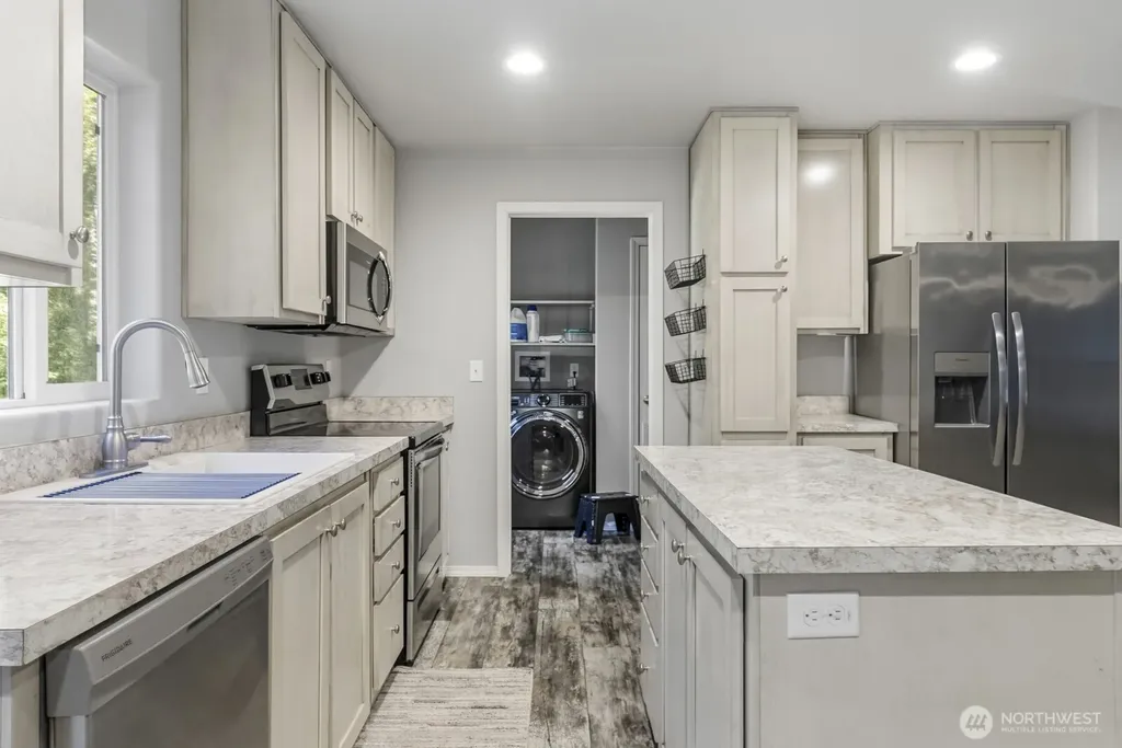13420 Glenwood Road SW Port Orchard WA 98367