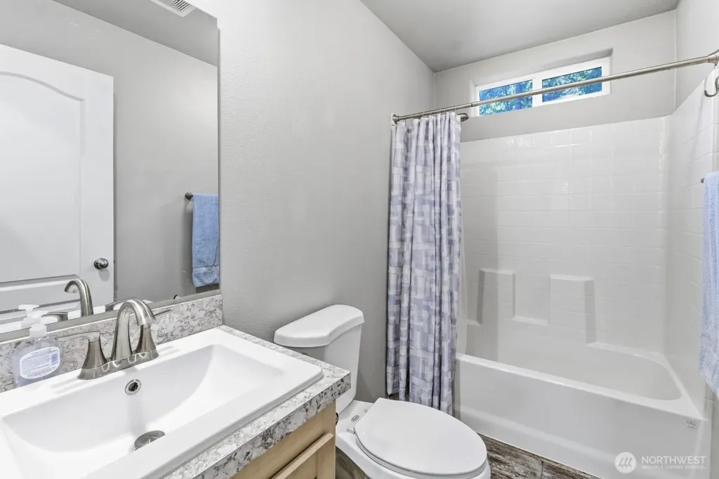 13420 Glenwood Road SW Port Orchard WA 98367