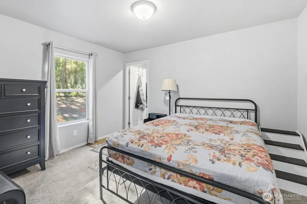 13420 Glenwood Road SW Port Orchard WA 98367