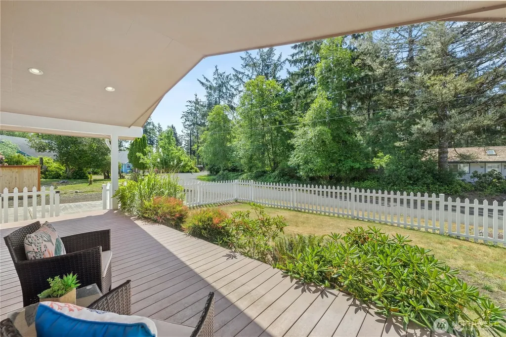 378 Eridani Loop SE Ocean Shores WA 98569