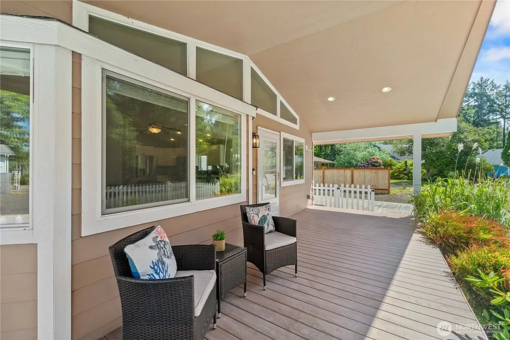 378 Eridani Loop SE Ocean Shores WA 98569