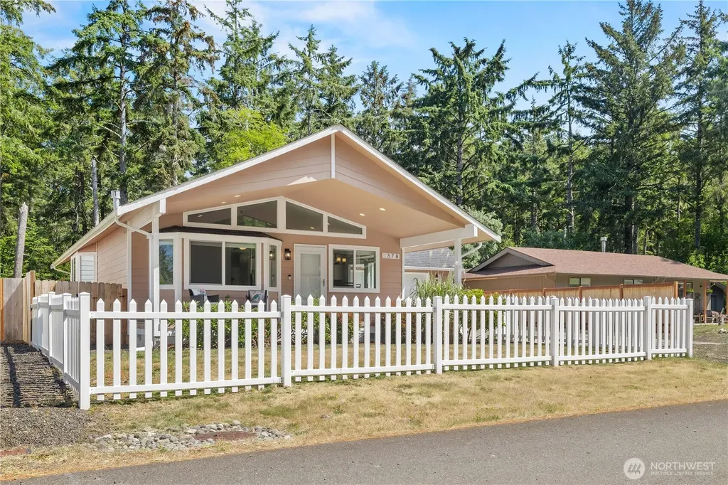 378 Eridani Loop SE Ocean Shores WA 98569