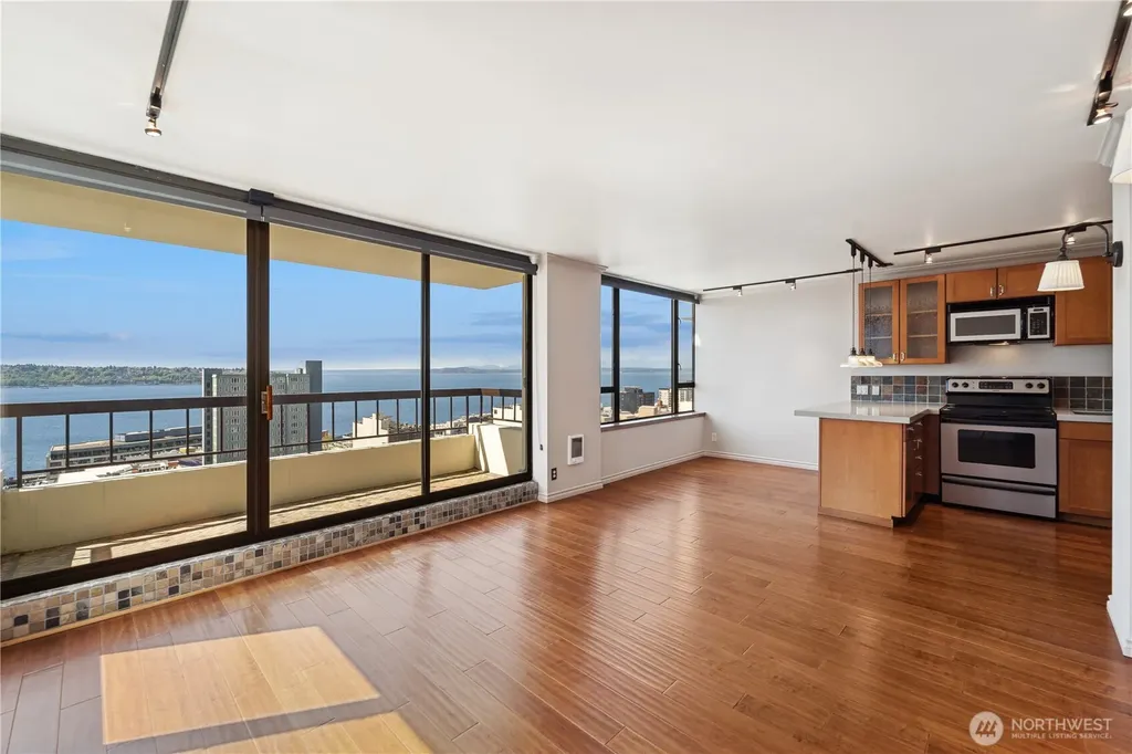 2201 3rd Seattle WA 98121