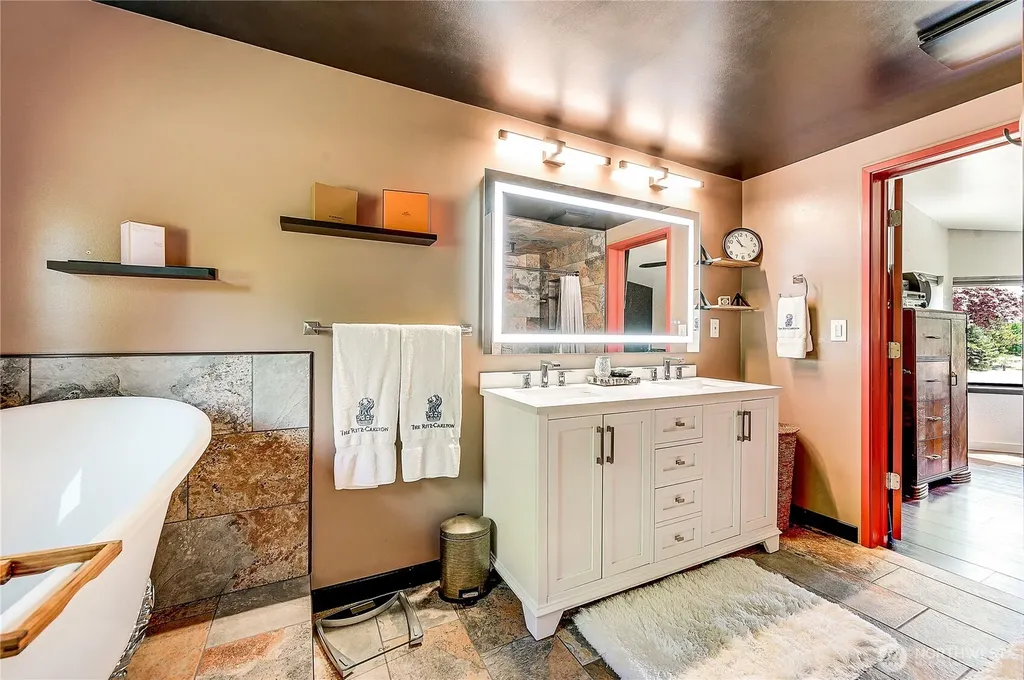 284 S Scott Drive Sequim WA 98382