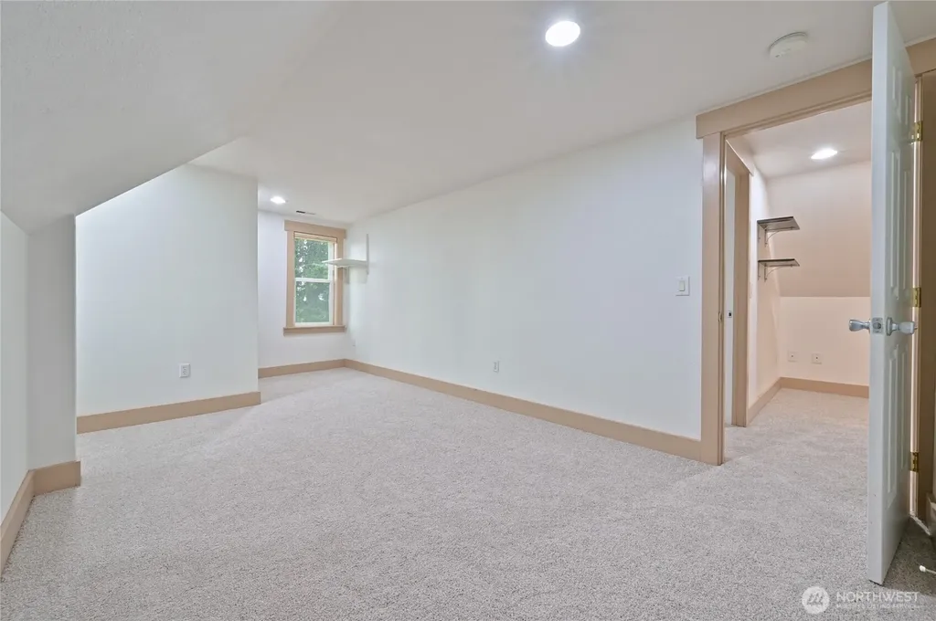 2134 E 14th Street Bremerton WA 98310
