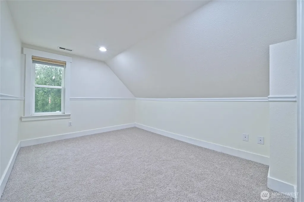 2134 E 14th Street Bremerton WA 98310