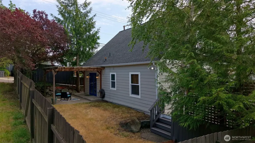 2134 E 14th Street Bremerton WA 98310