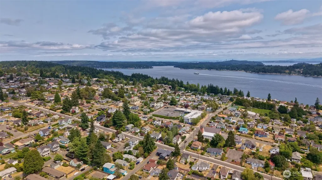 2134 E 14th Street Bremerton WA 98310