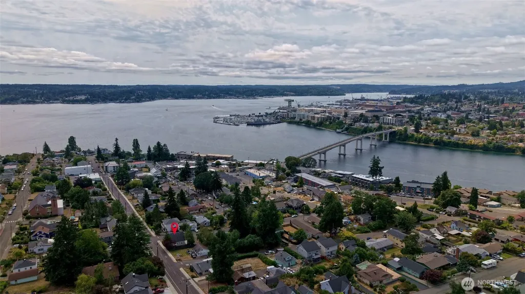 2134 E 14th Street Bremerton WA 98310