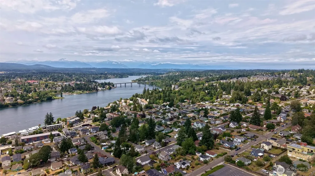 2134 E 14th Street Bremerton WA 98310