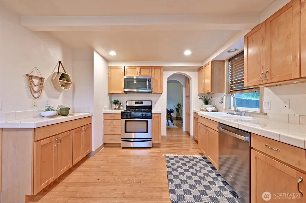 2134 E 14th Street Bremerton WA 98310