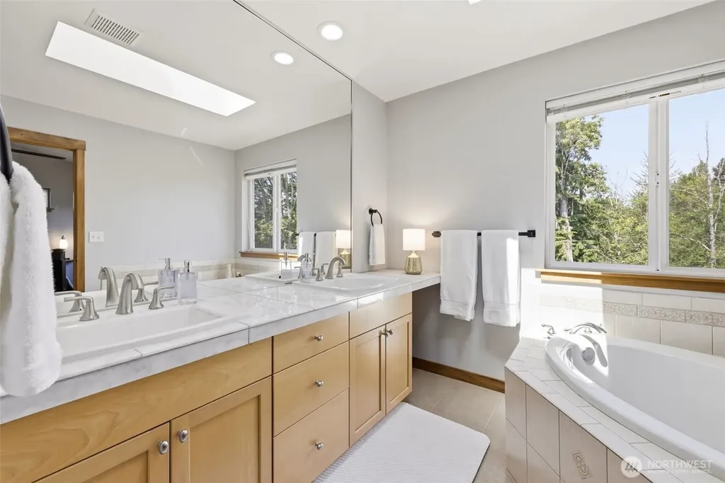 21506 117th Avenue SE Kent WA 98031