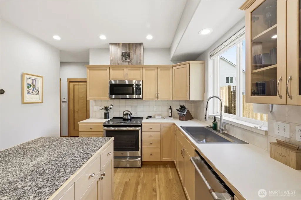 21506 117th Avenue SE Kent WA 98031