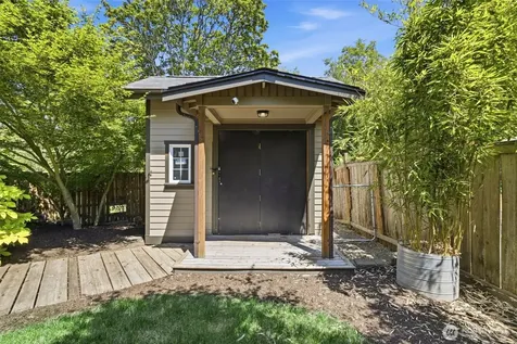 21506 117th Avenue SE Kent WA 98031