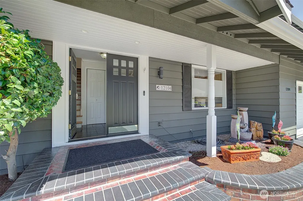 12104 NE 141st Street Kirkland WA 98034