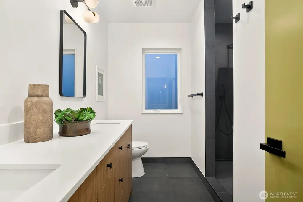 5051 35th Avenue SW Seattle WA 98126