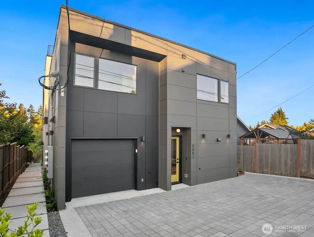 5051 35th Avenue SW Seattle WA 98126