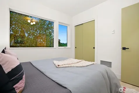 5051 35th Avenue SW Seattle WA 98126
