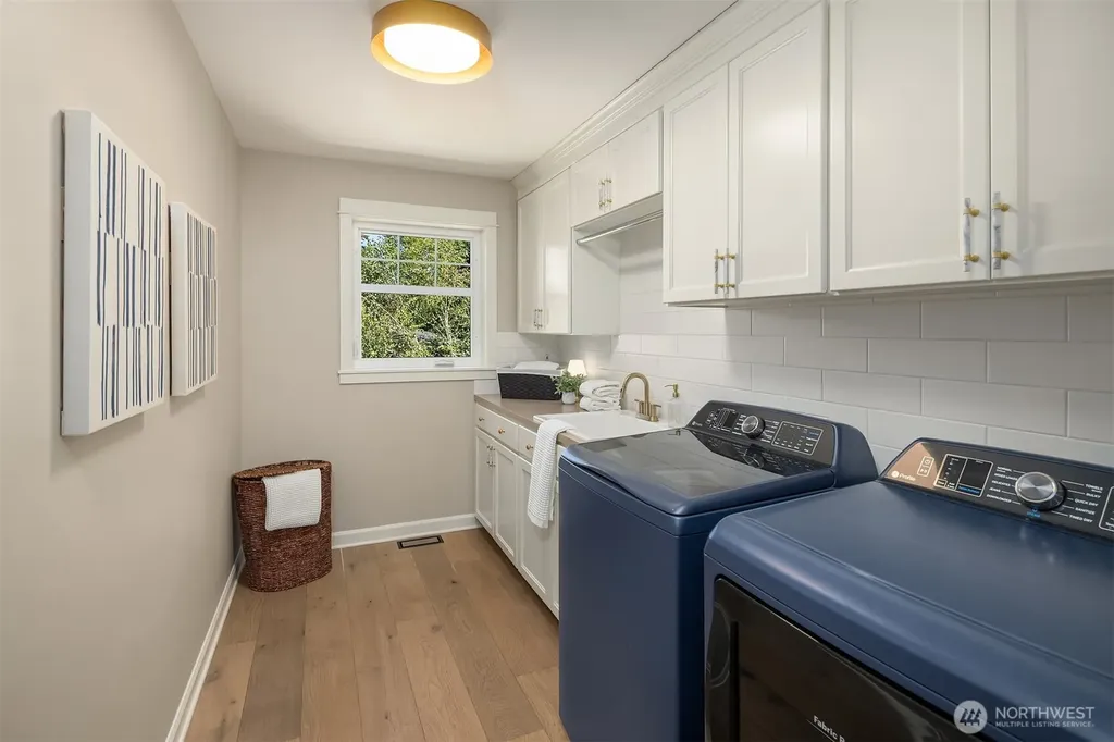 9404 117th Avenue NE Kirkland WA 98033