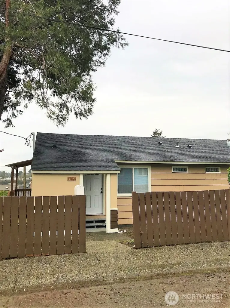 125 Acorn Street Bremerton WA 98310