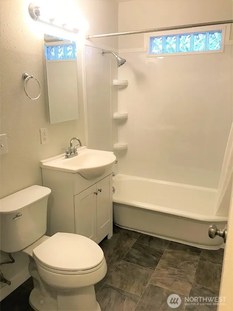 125 Acorn Street Bremerton WA 98310