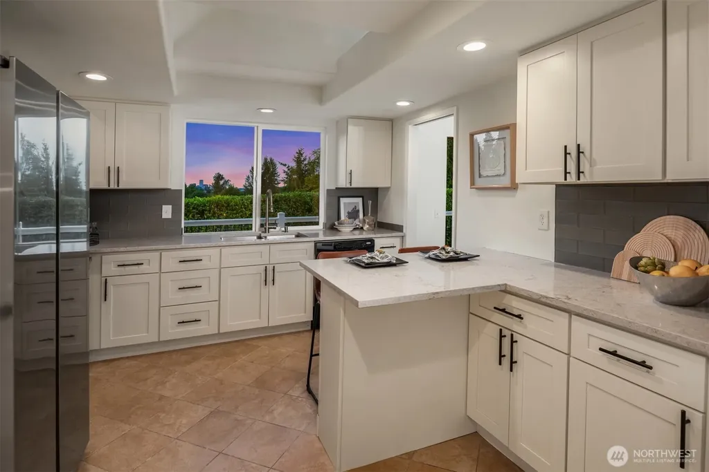 12218 SE 47th Place Bellevue WA 98006