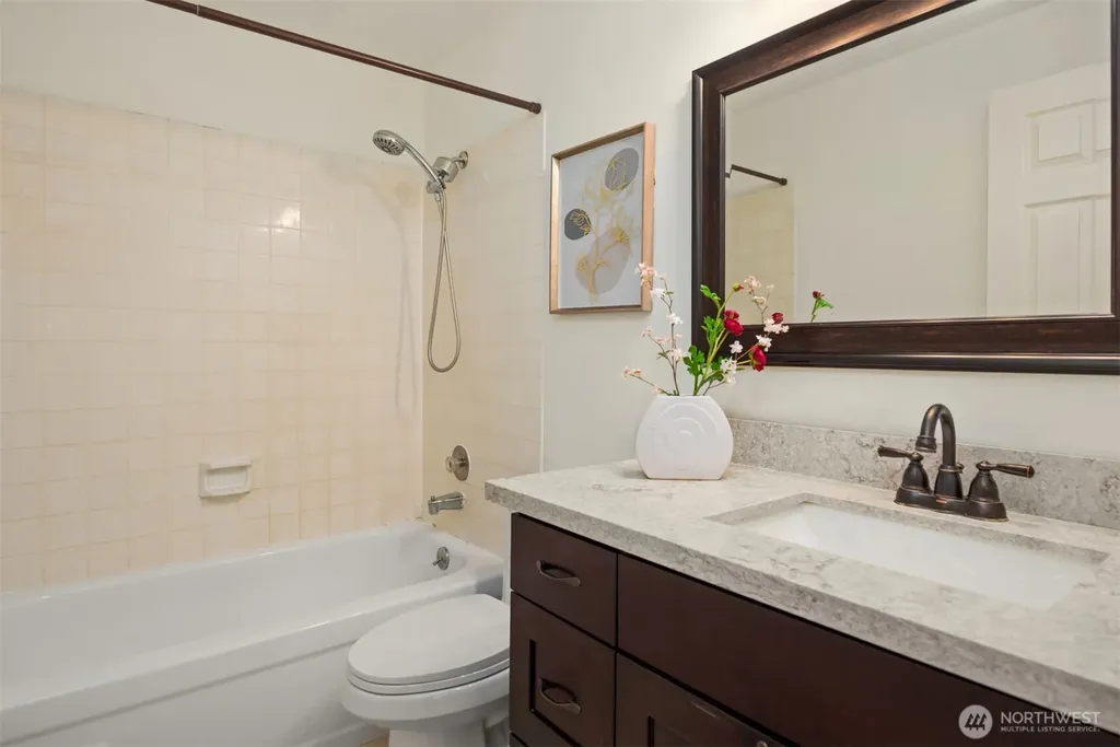 12218 SE 47th Place Bellevue WA 98006