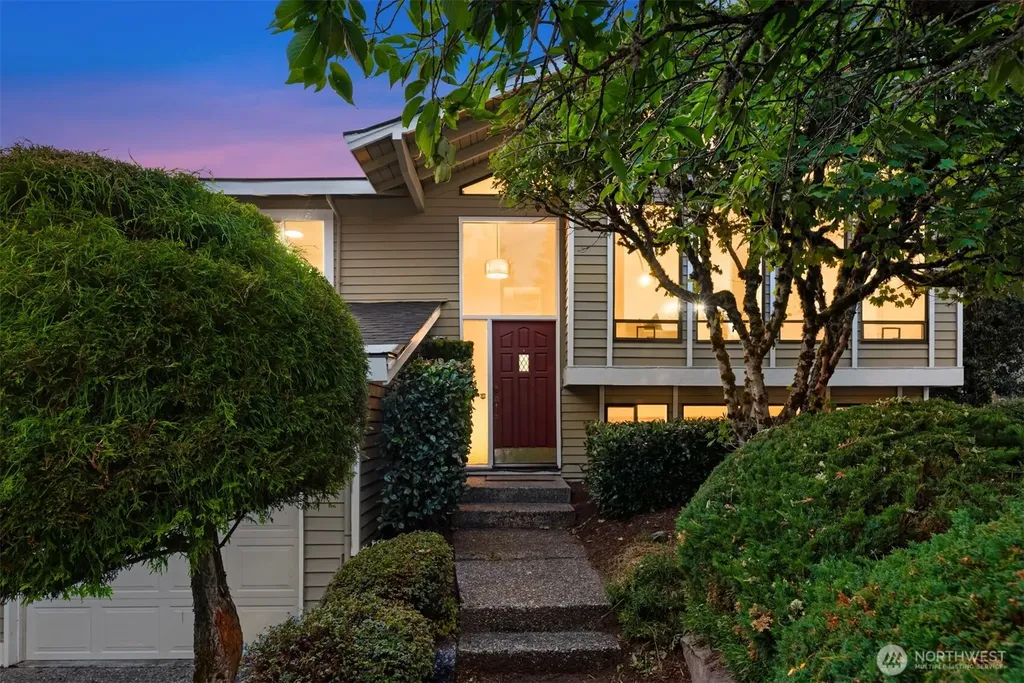 12218 SE 47th Place Bellevue WA 98006