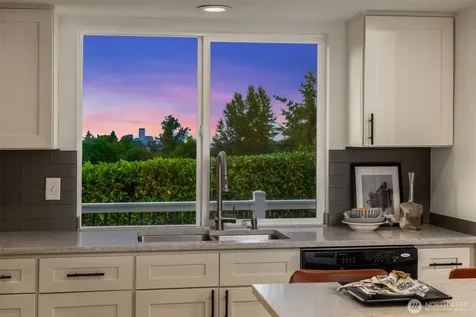 12218 SE 47th Place Bellevue WA 98006
