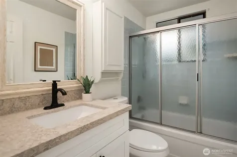 12218 SE 47th Place Bellevue WA 98006