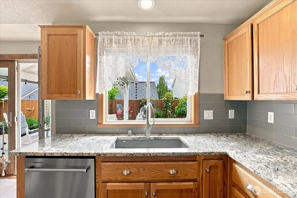 504 N Lark Drive Ridgefield WA 98642