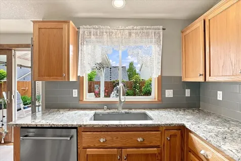 504 N Lark Drive Ridgefield WA 98642