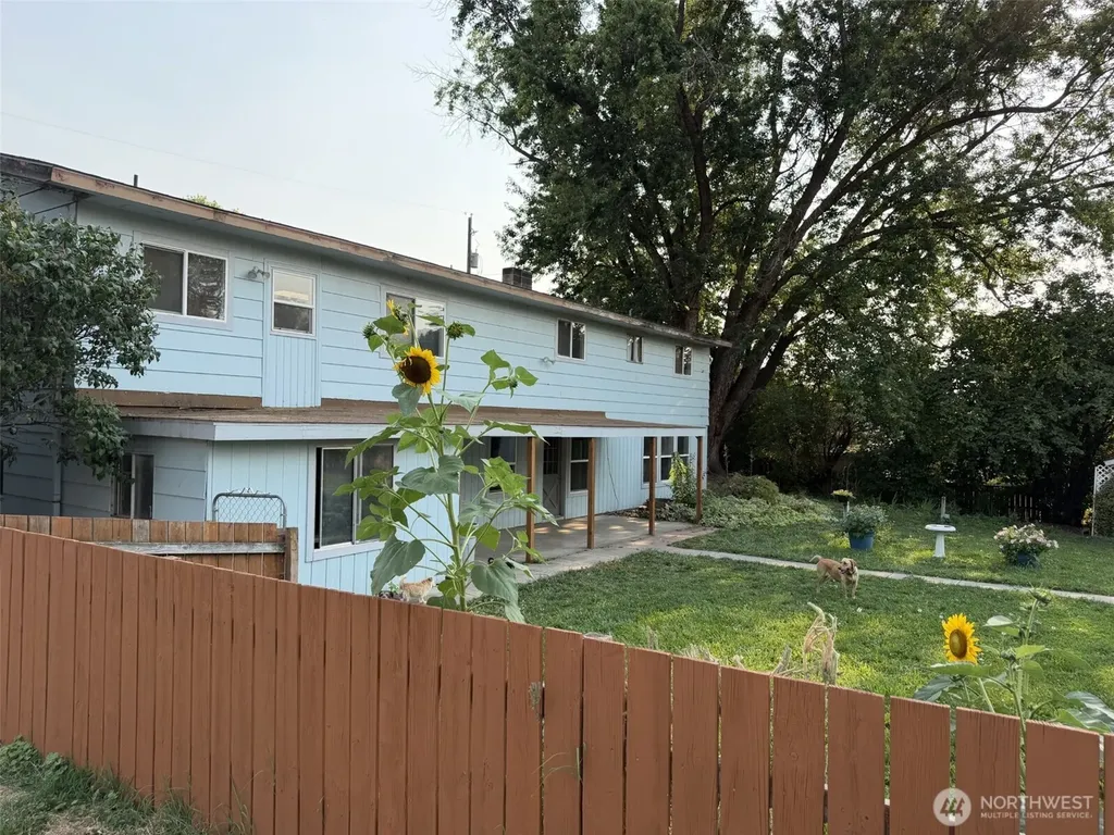 956 Brickner Road College Place WA 99324