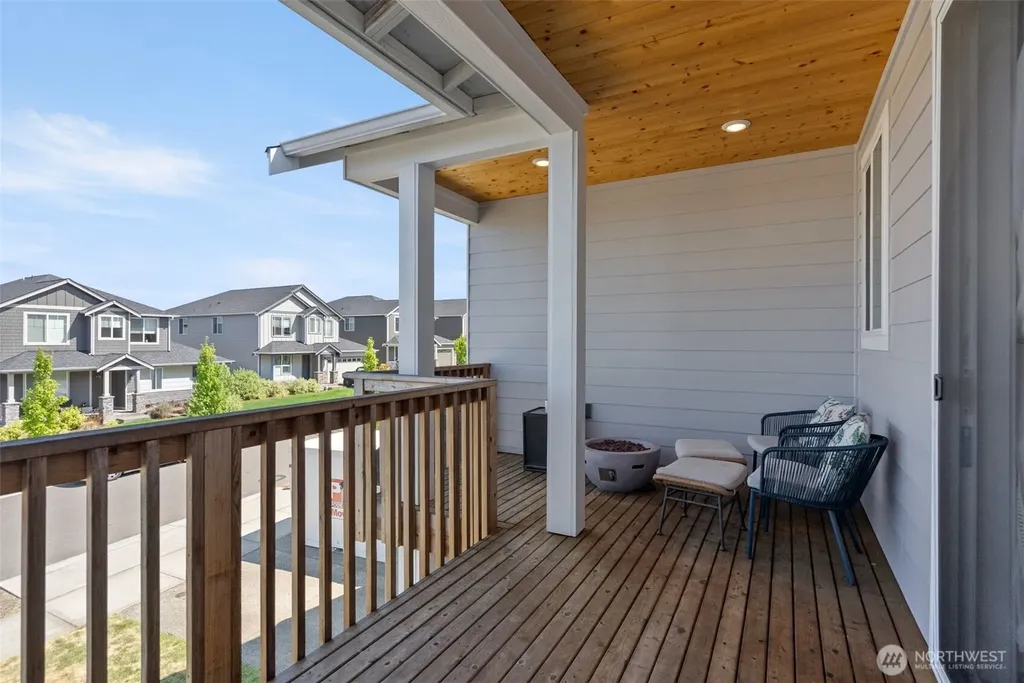 1428 Baker Heights Loop Bremerton WA 98312