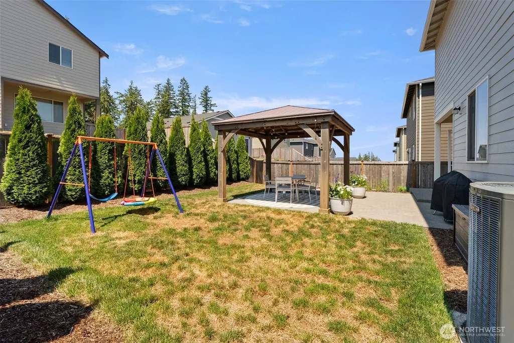 1428 Baker Heights Loop Bremerton WA 98312