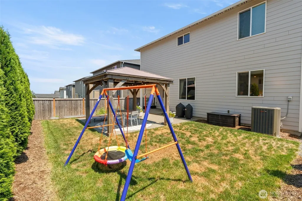 1428 Baker Heights Loop Bremerton WA 98312