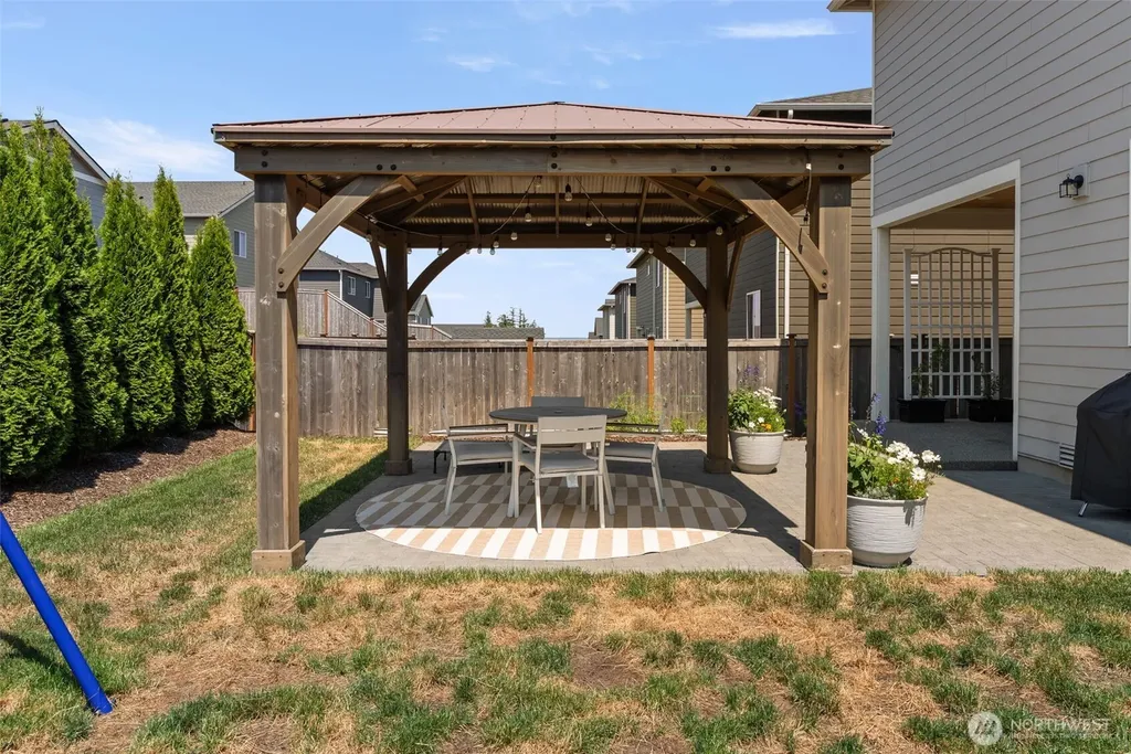 1428 Baker Heights Loop Bremerton WA 98312